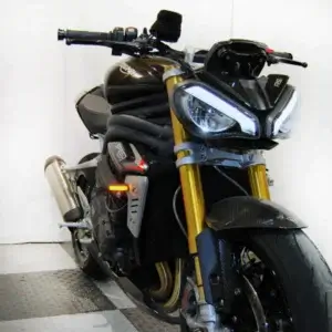 SPEED TRIPLE RS 1200 FRONT TURN SIGNALS-2